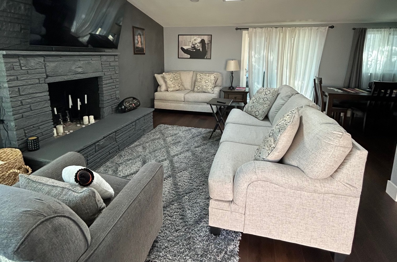 move in cleaning living room