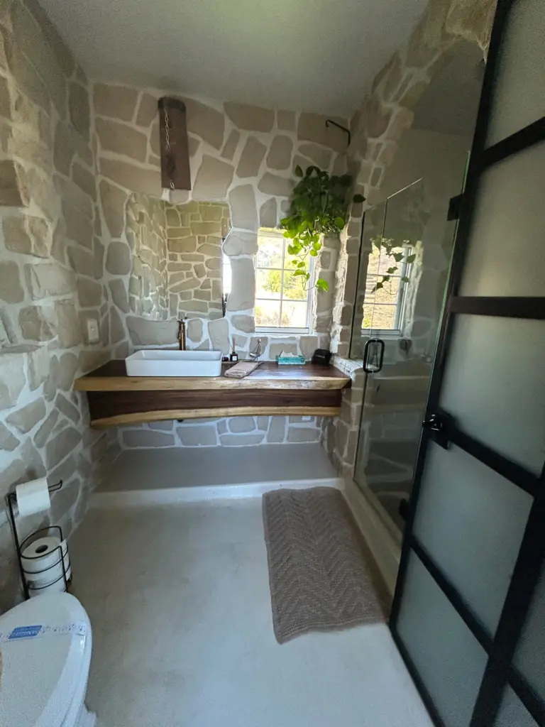 Premium cleaning restroom